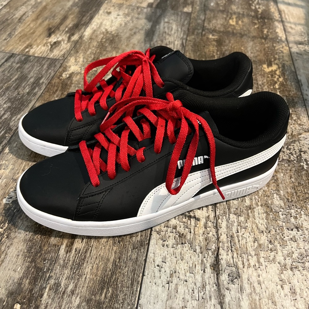 Puma men’s shoes smash V2 black red white